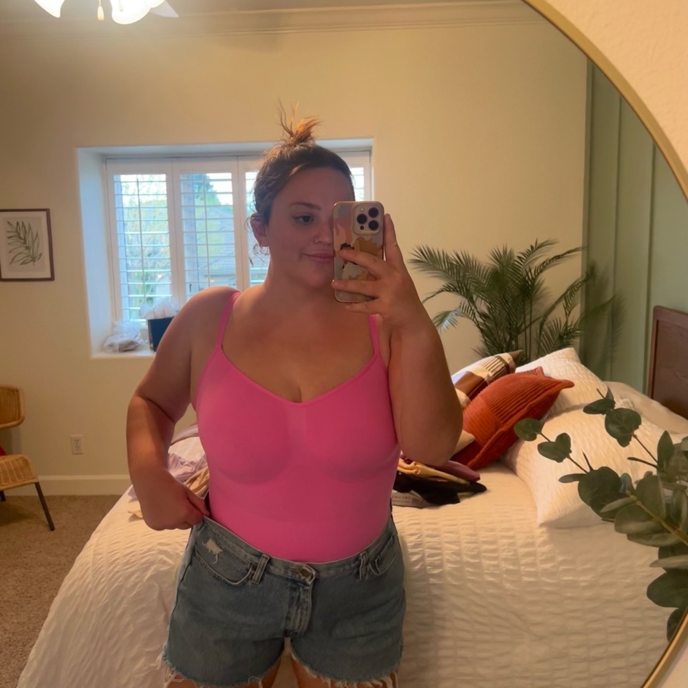 SKIMS NEW SCULPTING BODYSUIT PINK